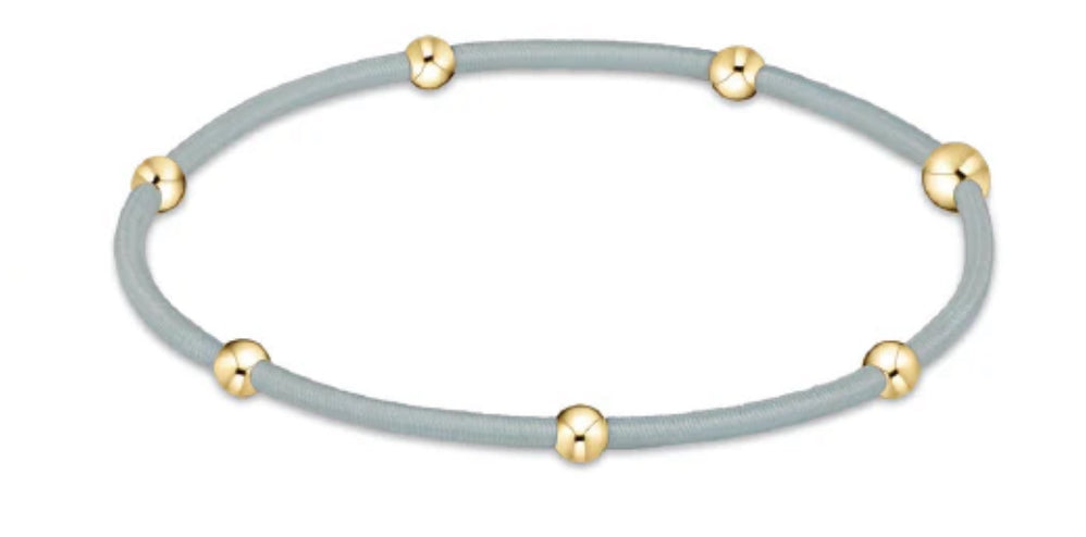 "e"ssentials - signature