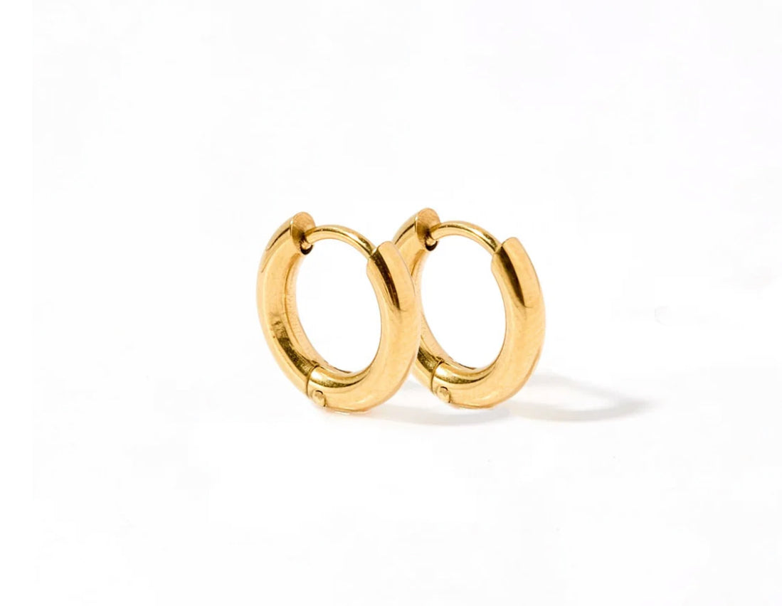 Huggie Earrings - Scarlett Hoop Gold 10mm