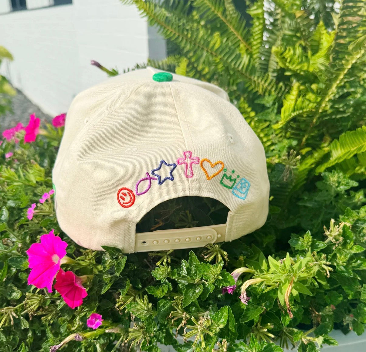 PRAY BIG HAT