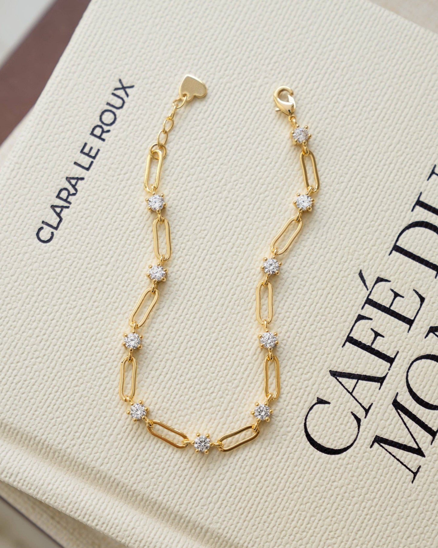 Savannah Bracelet: 6.75" + 0.5" Ext. / Gold