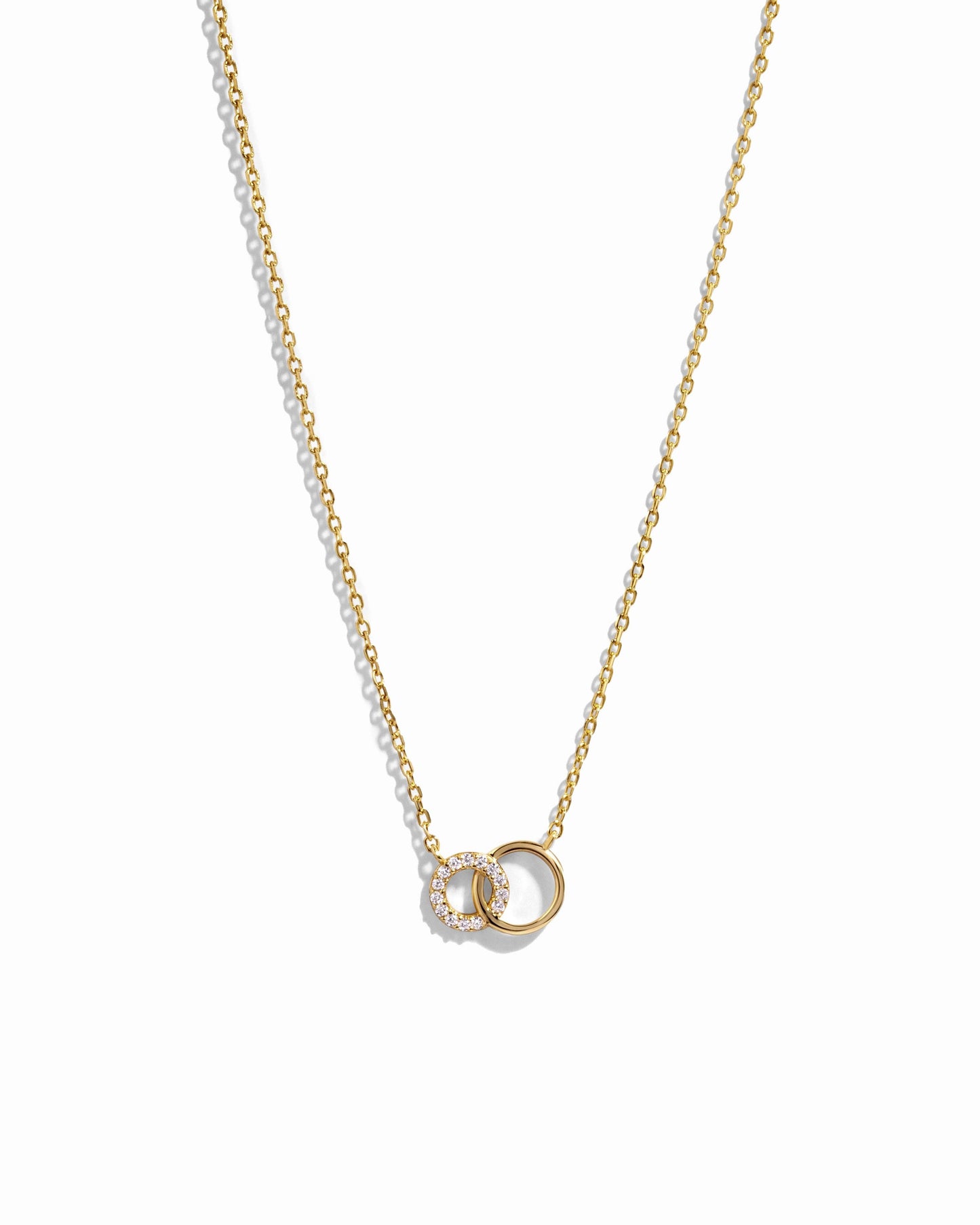 Circle Link Necklace: Gold