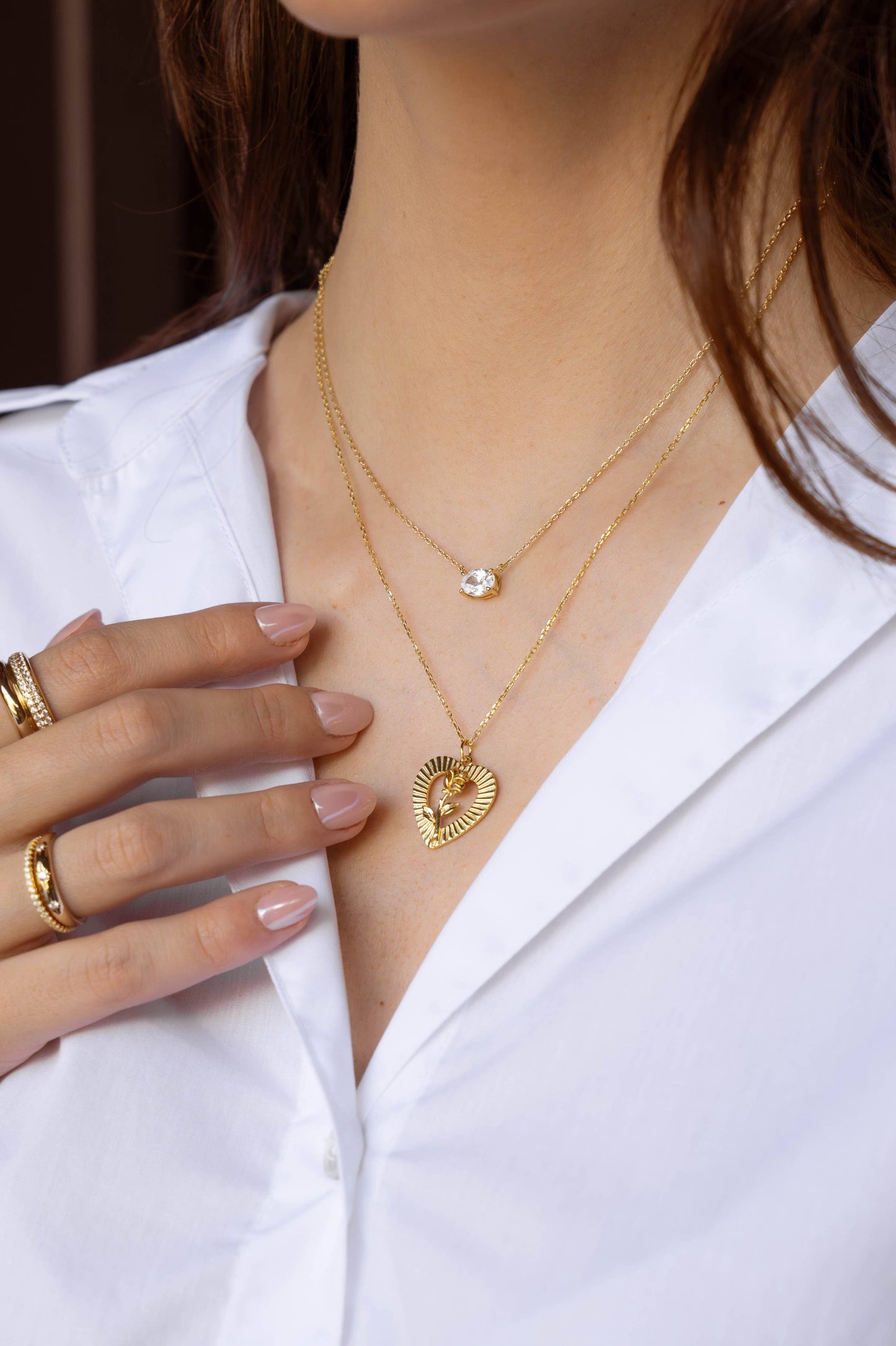 Oval Pendant Necklace: Gold