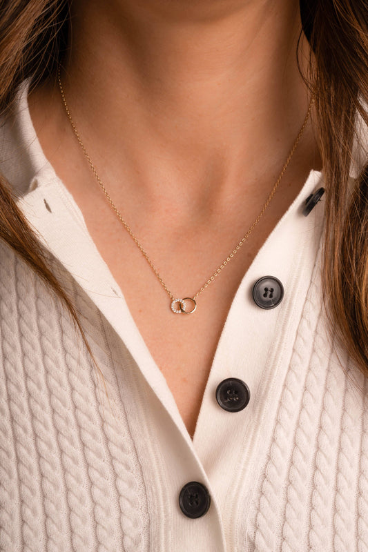 Circle Link Necklace: Gold