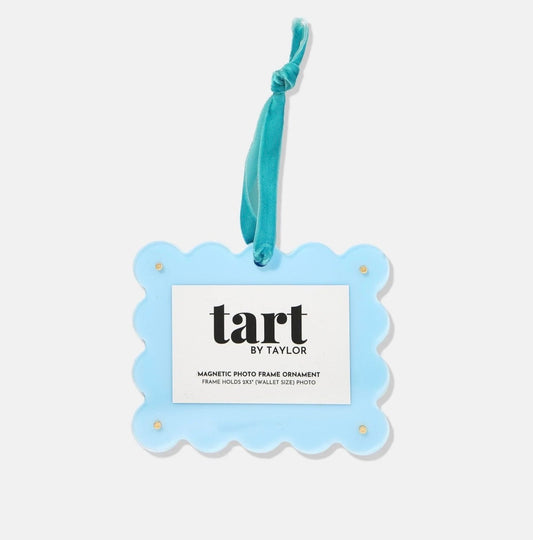 Scalloped Frame Ornament - Light Blue