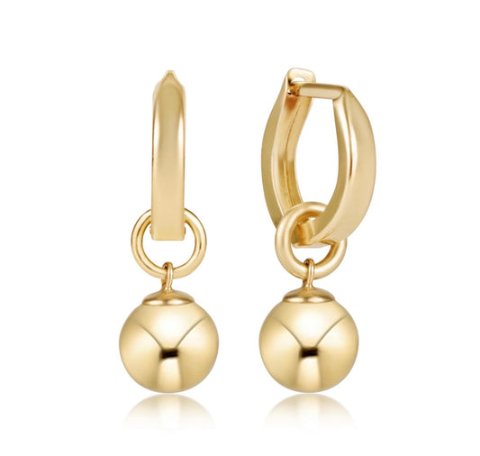 huggie gold 0.5" hoop - classic gold 8mm charm