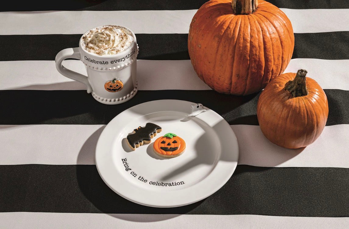 Simply Charming Holiday Plate Set
