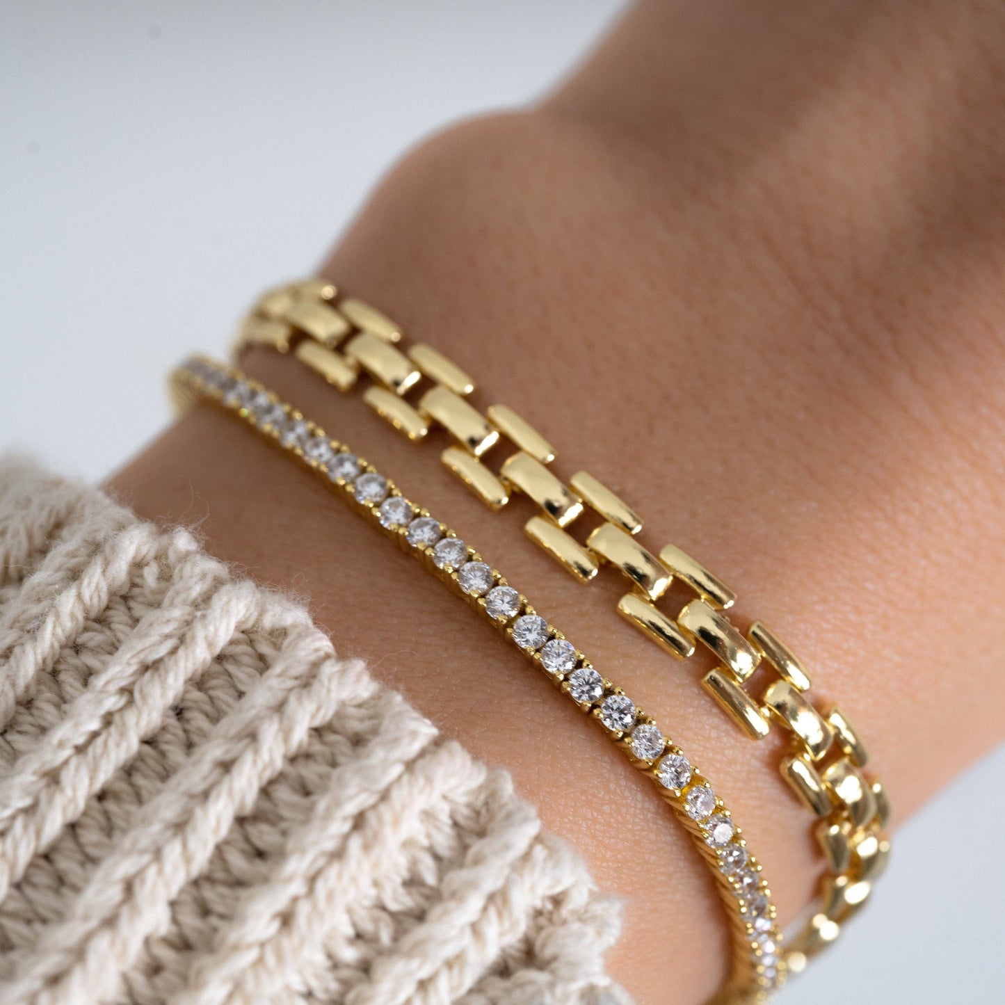 Tennis Bracelet w Latch: 6.75" / Gold