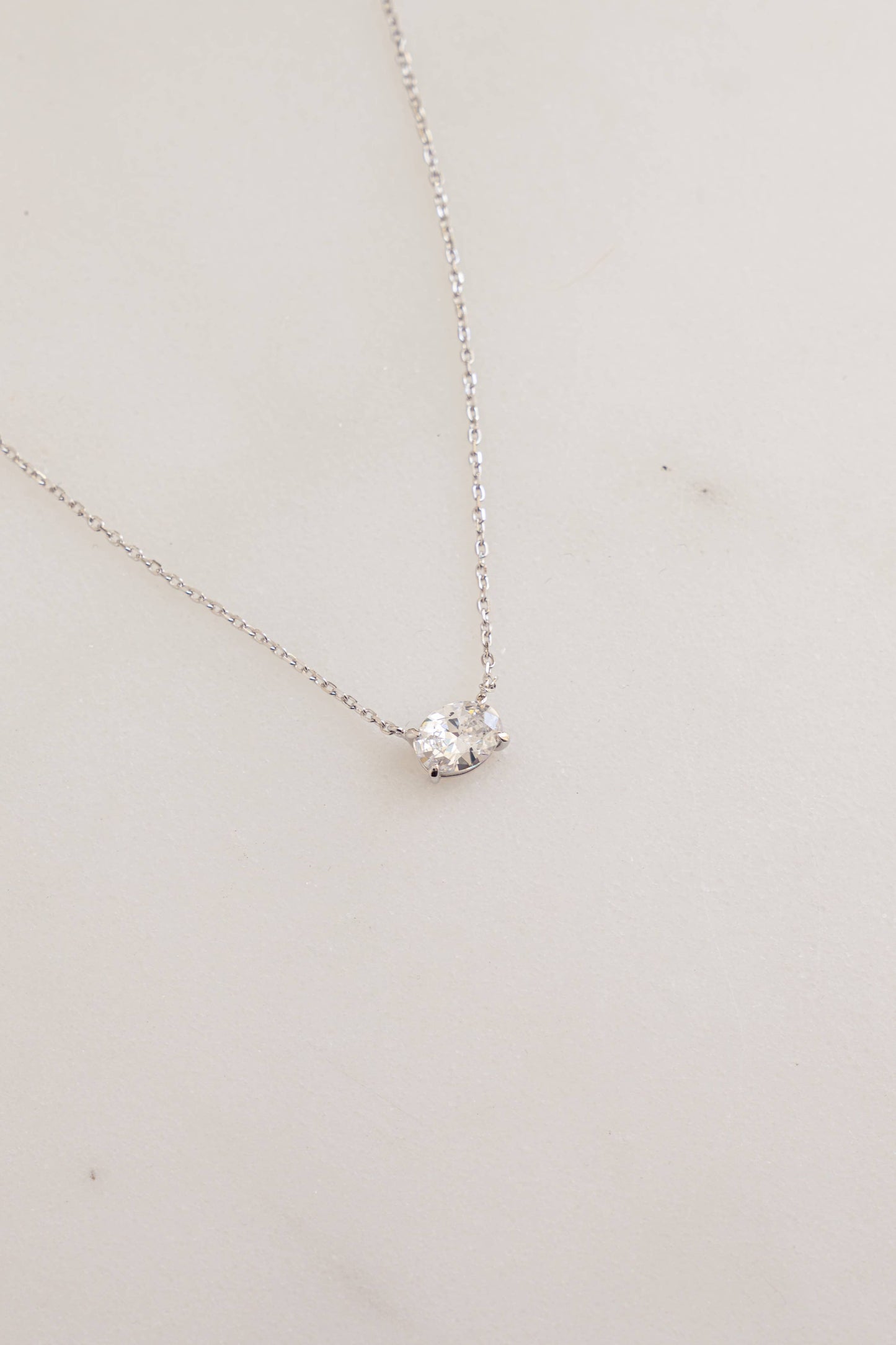 Oval Pendant Necklace: Gold