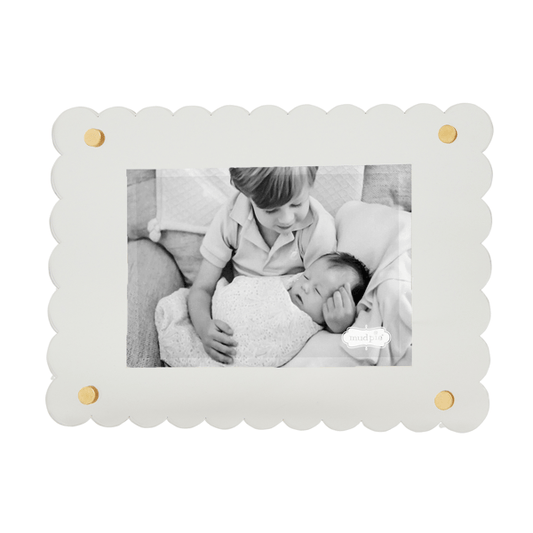 Scalloped Frame