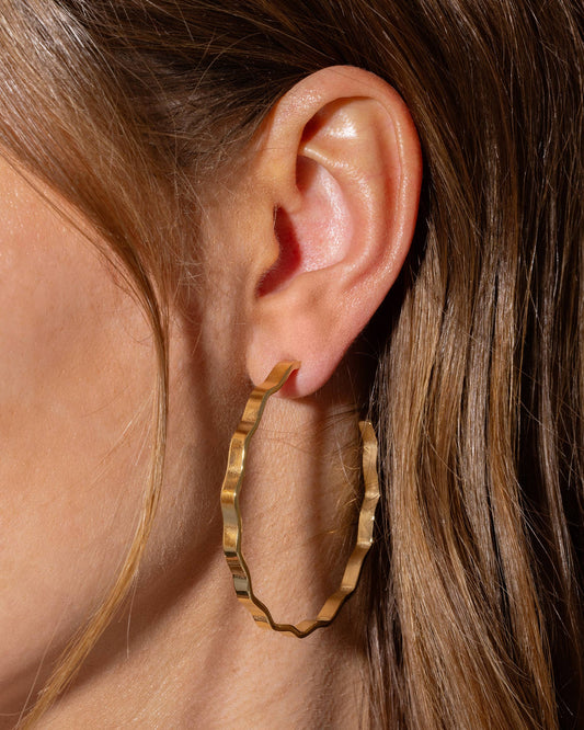Hoop Earrings -Large - Wavy Gold-Plated - Cassie