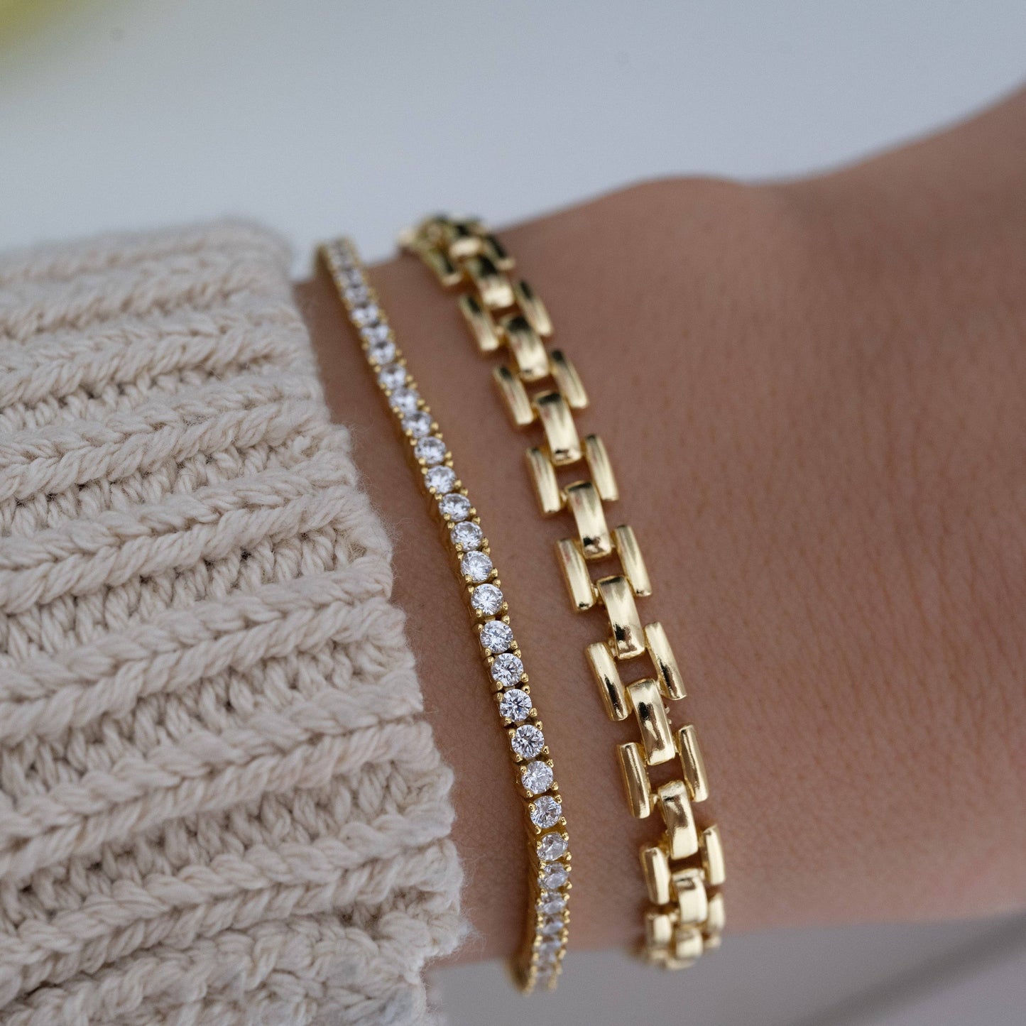Tennis Bracelet w Latch: 6.75" / Gold