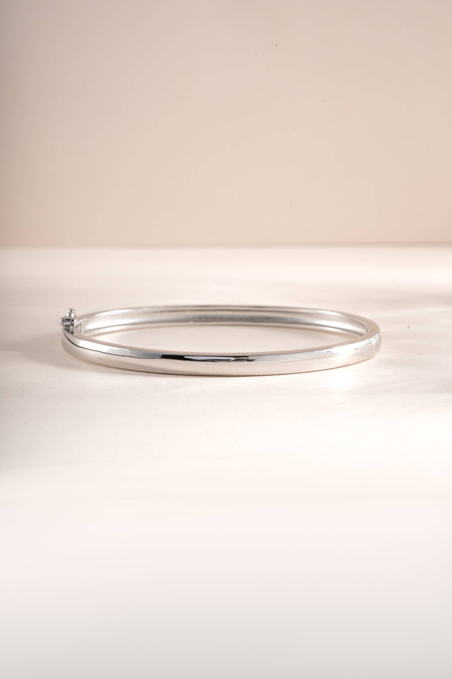 Solid Bangle: 6.25" / Gold