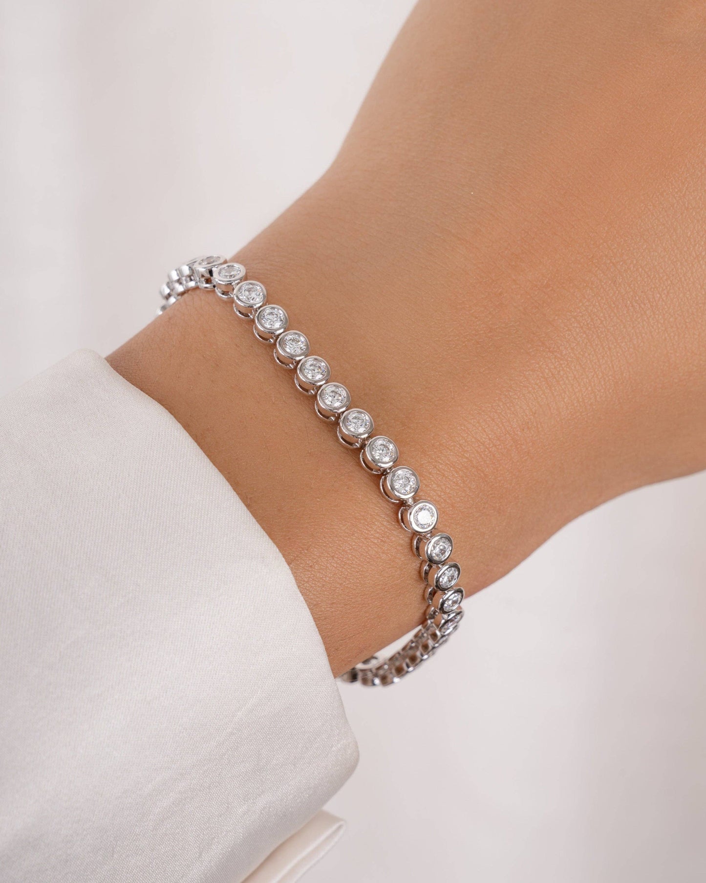 3mm Round Bezel Tennis Bracelet: Gold / 6.25"