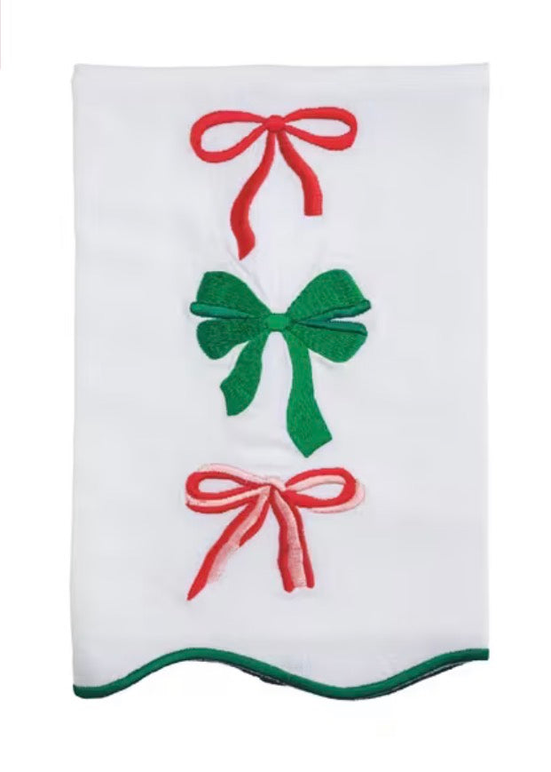 SCALLOP EMBROIDERED TOWEL