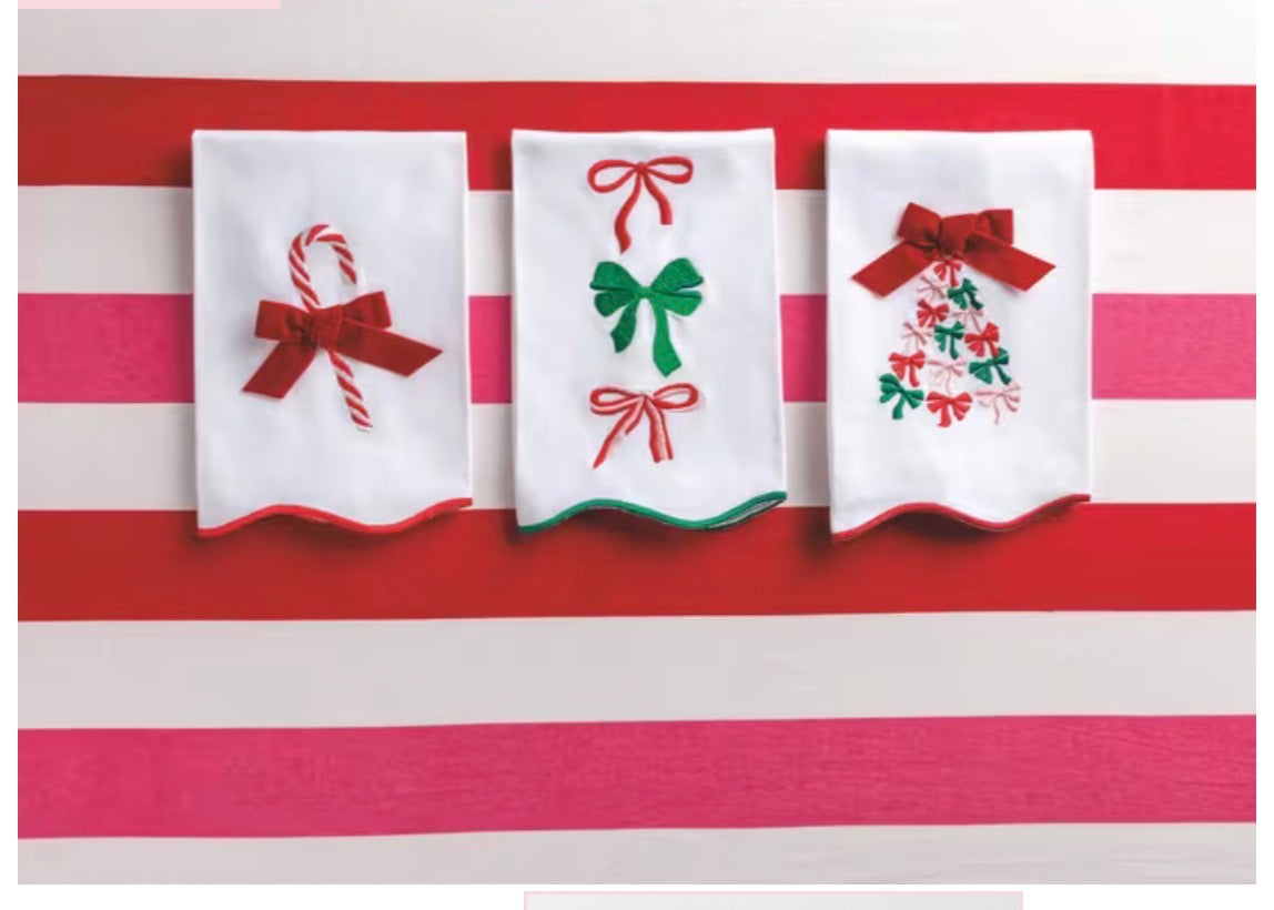SCALLOP EMBROIDERED TOWEL