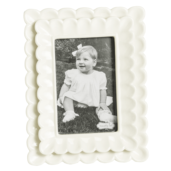 Scalloped Ceramic Frame